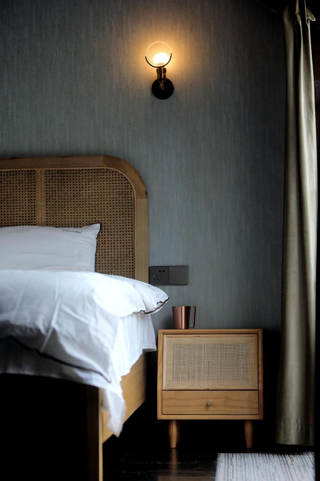 Shanghai Downtown Hills Boutique Guesthouse - Near Metro Line 7, Exit 3, Changping Road Номер фото