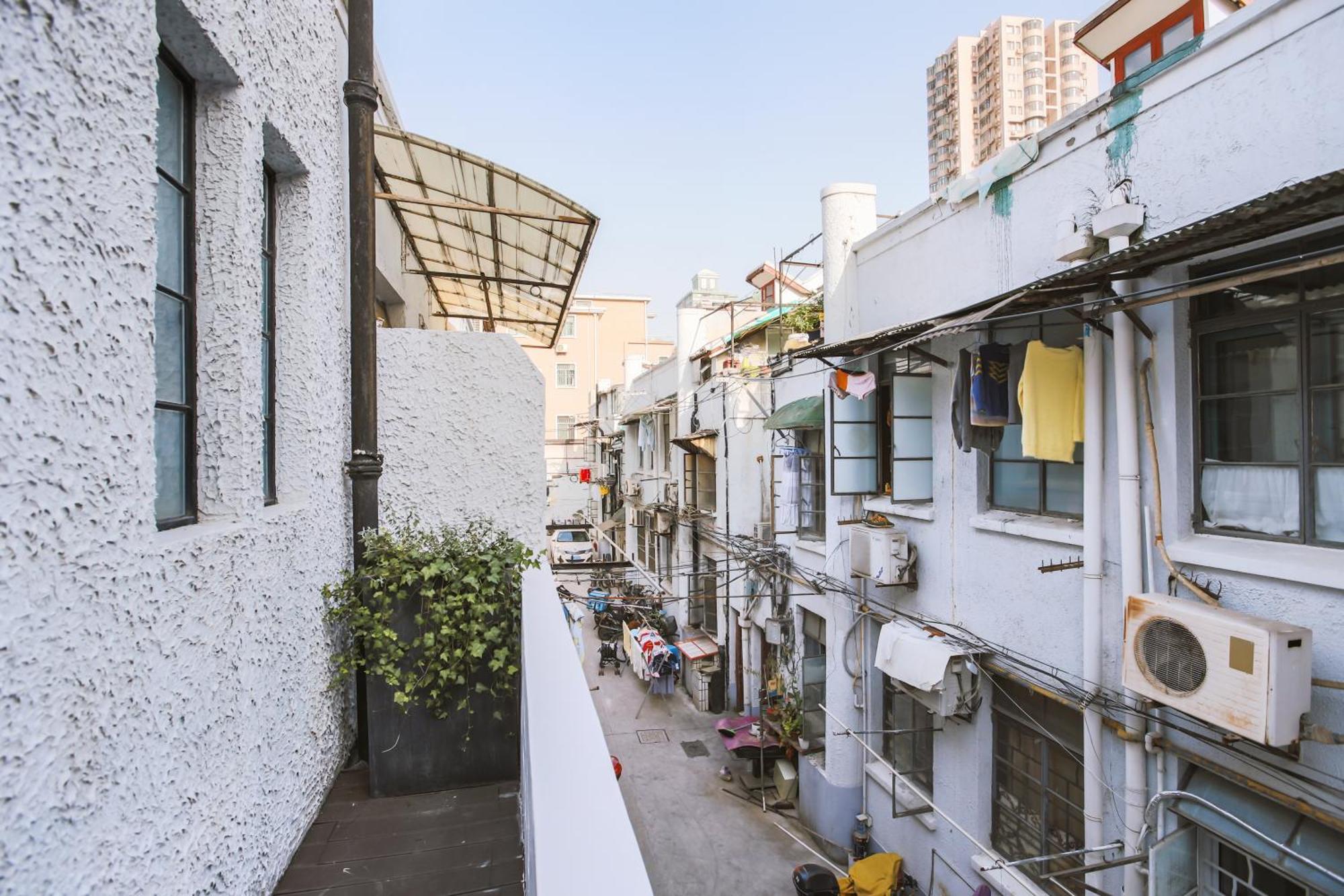 Shanghai Downtown Hills Boutique Guesthouse - Near Metro Line 7, Exit 3, Changping Road Номер фото